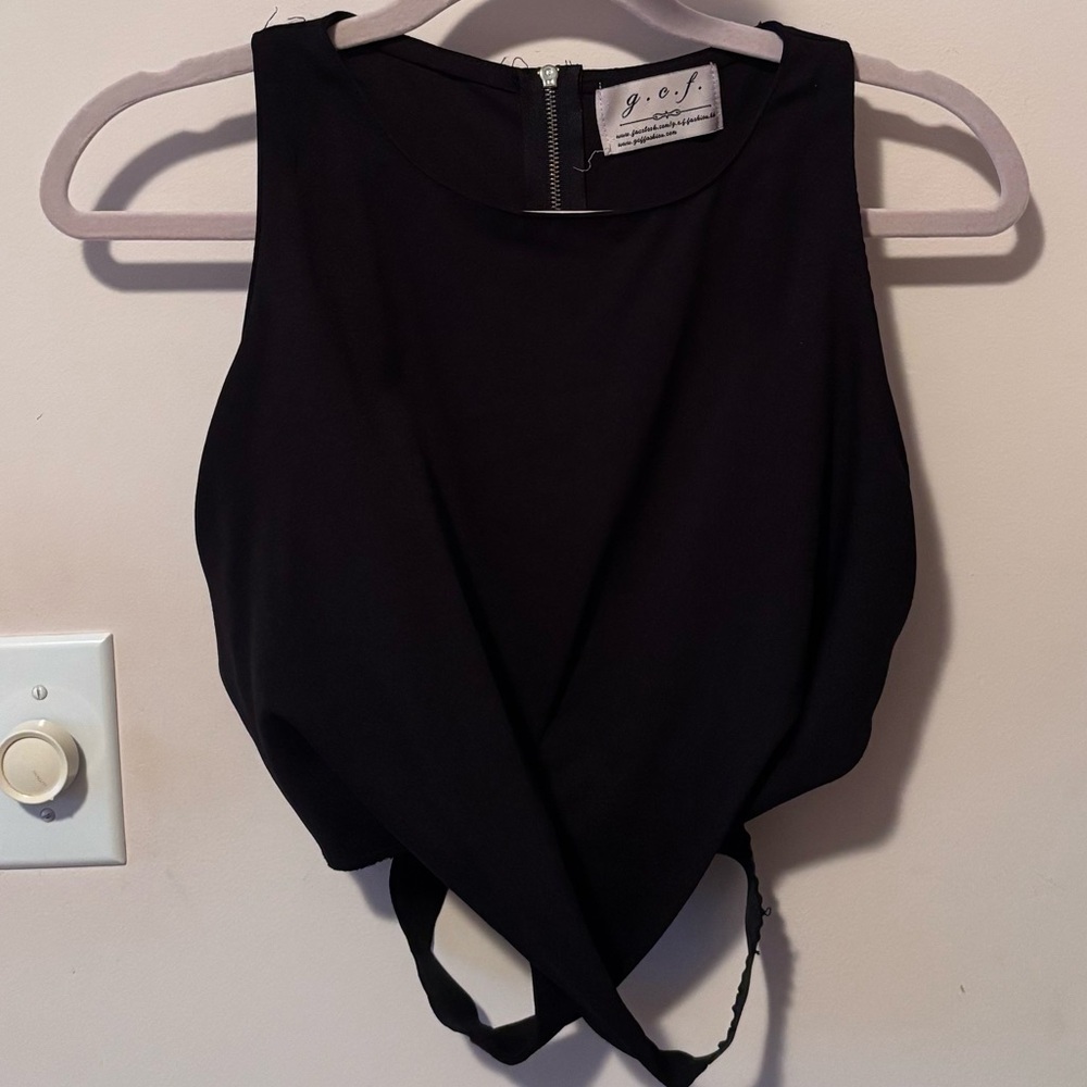 Black Sleeveless Top ⛓️